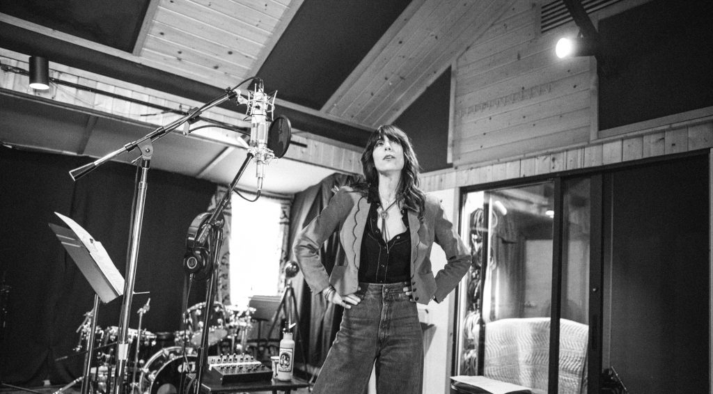 Nicki Bluhm